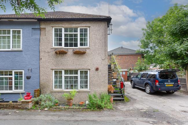 18A Manor Place, Staines, Staines-upon-Thames, Surrey, TW18 1AE 3