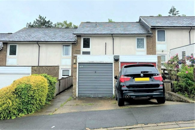 129 Thirlmere Gardens, Northwood HA6 2RX 8