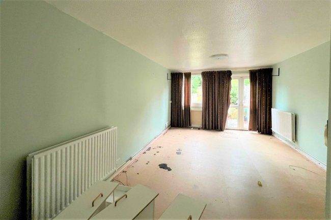 129 Thirlmere Gardens, Northwood HA6 2RX 8