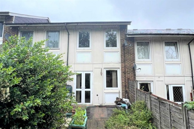 129 Thirlmere Gardens, Northwood HA6 2RX 8