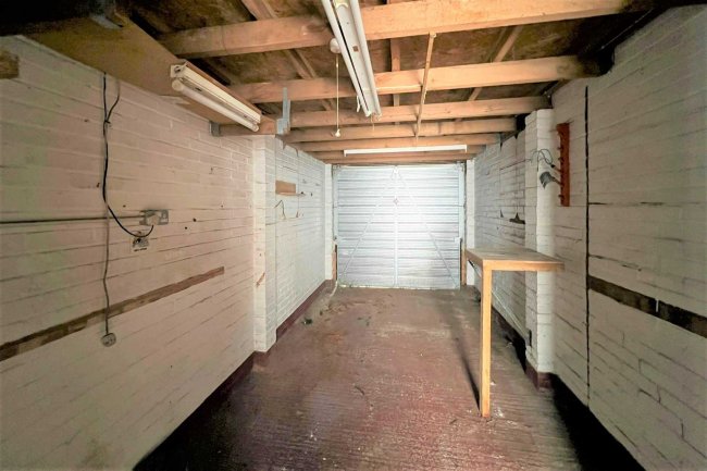 129 Thirlmere Gardens, Northwood HA6 2RX 8