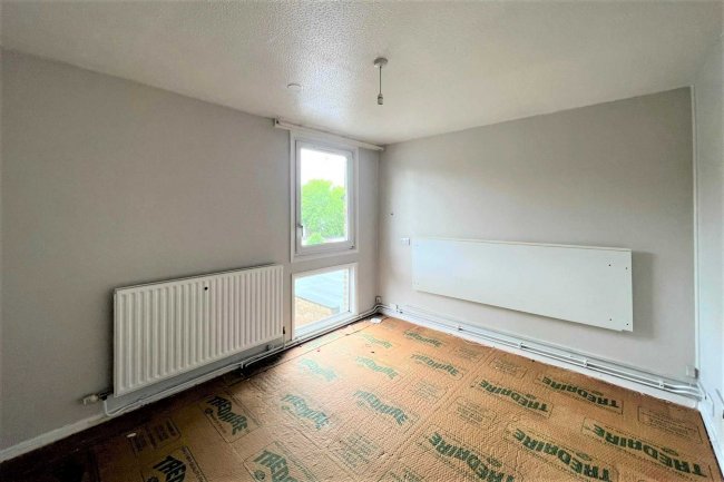 129 Thirlmere Gardens, Northwood HA6 2RX 8