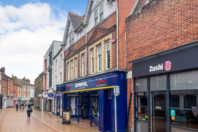 10-11 Parsons Street, Banbury, OX16 5LW 2