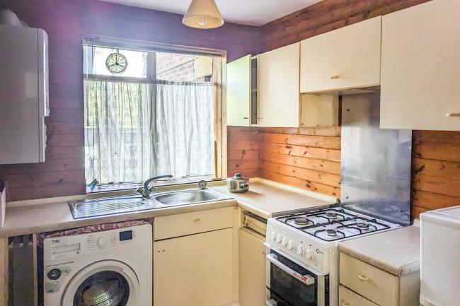 4 Tina Court, Ravensbourne Park Crescent, SE6 4YF 5