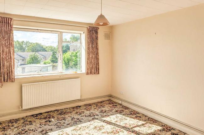 4 Tina Court, Ravensbourne Park Crescent, SE6 4YF 5