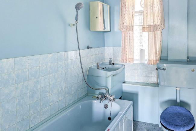 4 Tina Court, Ravensbourne Park Crescent, SE6 4YF 5