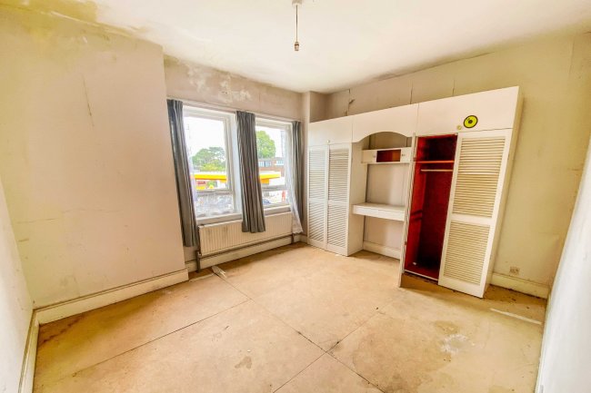 22A The Street, Ashtead, KT21 2AH 10