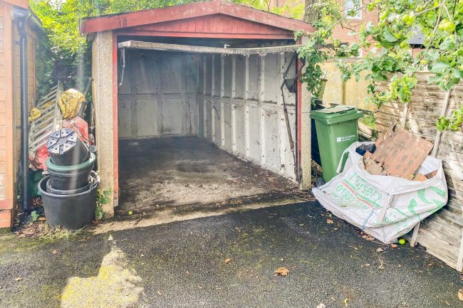 22A The Street, Ashtead, KT21 2AH 10