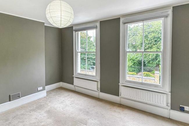 13 Woodstock Terrace, Canary Wharf, London E14 0AD 3