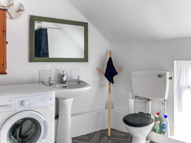 6 Wyndham Crescent, Cardiff, CF11 9EH 9