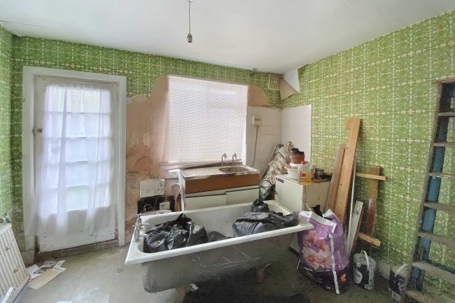 15 Park Street Lane, Park Street, St. Albans, Hertfordshire, AL2 2NB 2