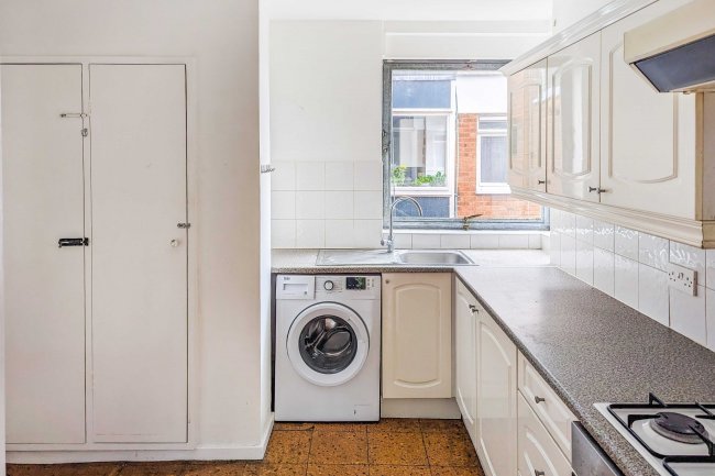 Flat 34 Marlowe Court, Lymer Avenue, London SE19 1LP 1