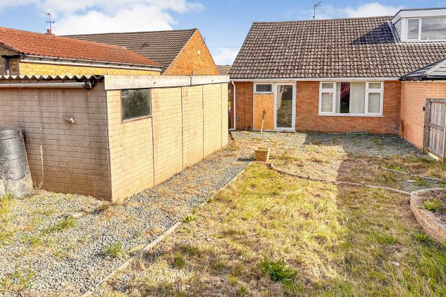 14 Caxton Close, New Whittington, Chesterfield, S43 2EA 4