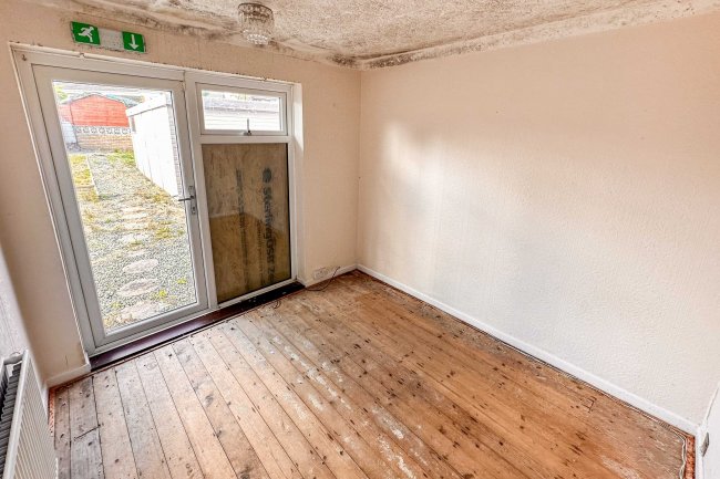 14 Caxton Close, New Whittington, Chesterfield, S43 2EA 4