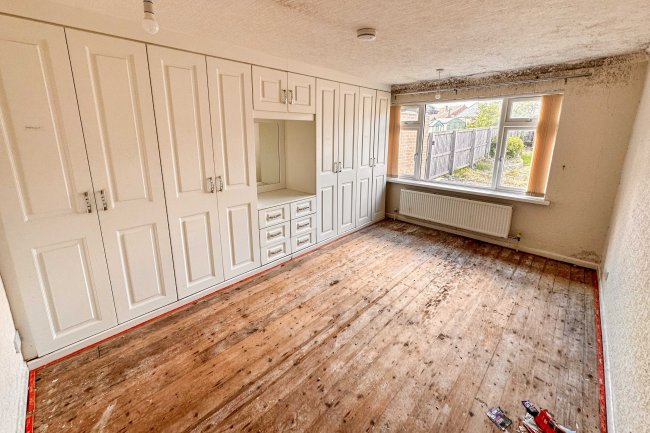 14 Caxton Close, New Whittington, Chesterfield, S43 2EA 4