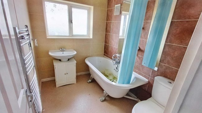 220 Chesterfield Road, Grassmoor, Chesterfield, Derbyshire, S42 5EZ 2