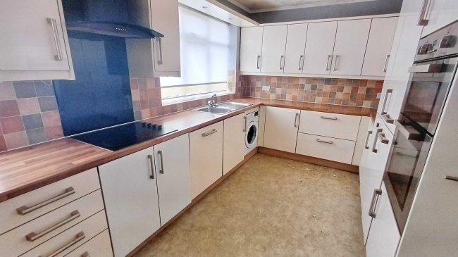 2 Freydon Way, Calow, Chesterfield S44 5TR 6