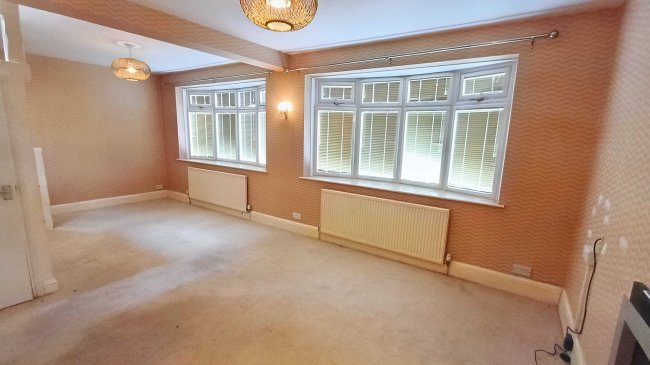 2 Freydon Way, Calow, Chesterfield S44 5TR 6