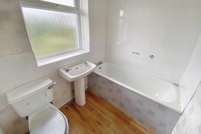 22 Ashbeach Road, Ramsey St Marys, Huntingdon, Cambridgeshire PE26 2SZ 5