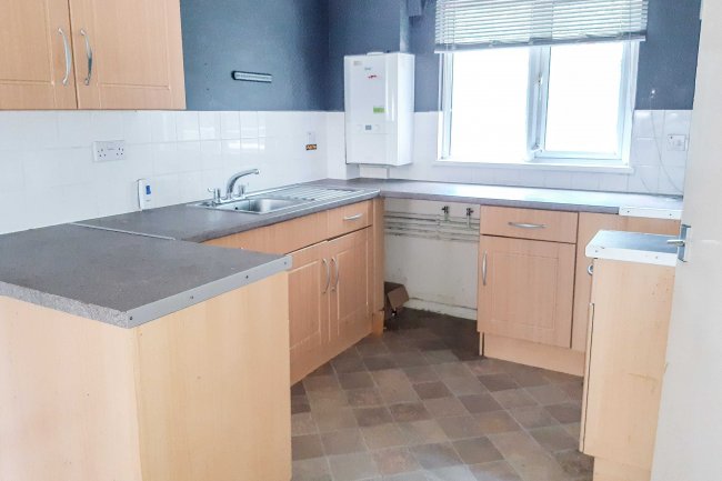 Flat 50 Atholl Court & Garage, Kingsway Gardens, Andover, SP10 4BB 1