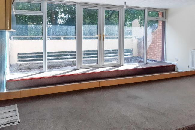 Flat 16 Atholl Court & Garden, Kingsway Gardens, Andover, SP10 4BB 2