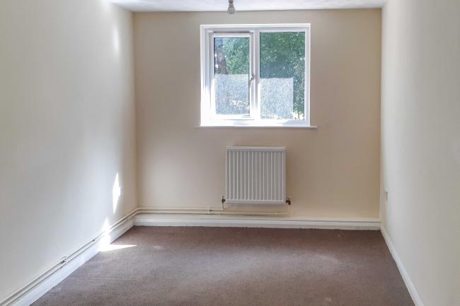 Flat 16 Atholl Court & Garden, Kingsway Gardens, Andover, SP10 4BB 2