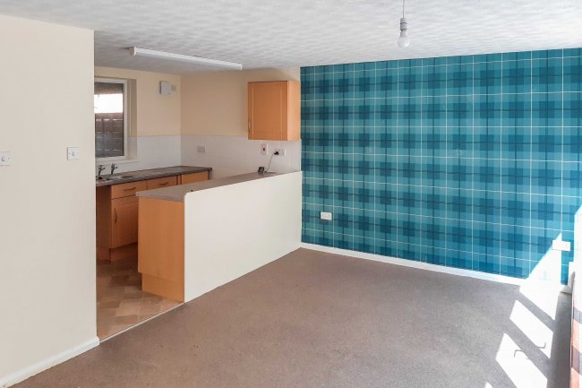 Flat 16 Atholl Court & Garden, Kingsway Gardens, Andover, SP10 4BB 2