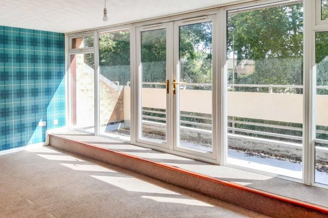 Flat 16 Atholl Court & Garden, Kingsway Gardens, Andover, SP10 4BB 2