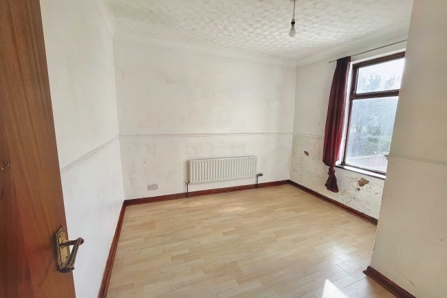 127 Saxton Street, Gillingham, Kent, ME7 5EG 3