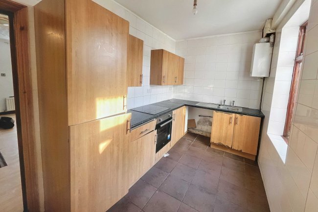 127 Saxton Street, Gillingham, Kent, ME7 5EG 3