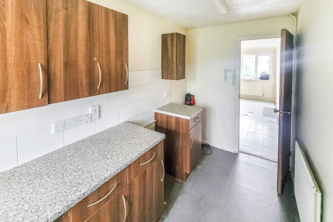 5 Danziger Way, Borehamwood, WD6 5DA 3