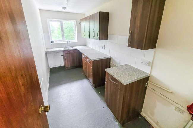 5 Danziger Way, Borehamwood, WD6 5DA 3