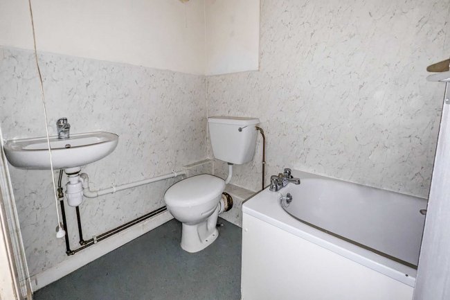 Flat 6, Beachcroft, Pelham Place, Seaford, BN25 1EN 7