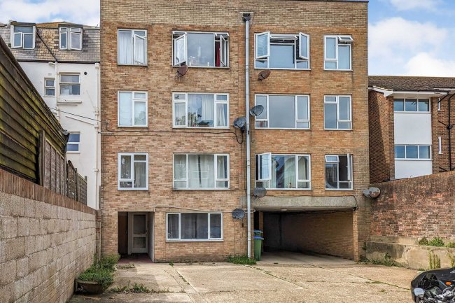 Flat 6, Beachcroft, Pelham Place, Seaford, BN25 1EN 7