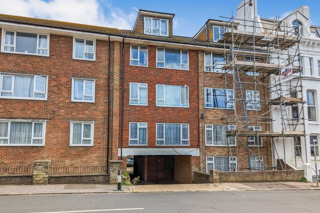 Flat 6, Beachcroft, Pelham Place, Seaford, BN25 1EN 7