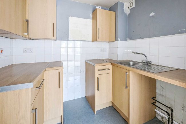 Flat 6, Beachcroft, Pelham Place, Seaford, BN25 1EN 7