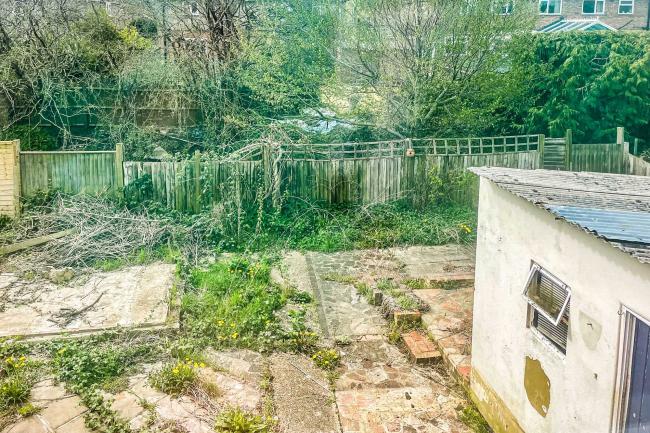 34 Eastdale Road, Burgess Hill, RH15 0NH 10