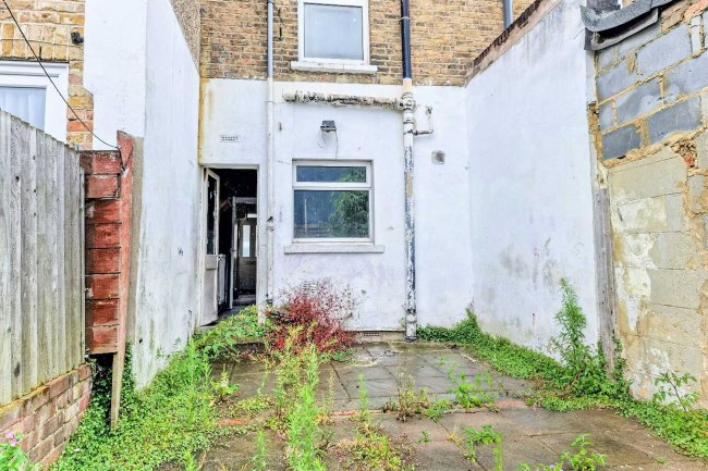 3 Challin Street, Penge, London, SE20 8LW 9