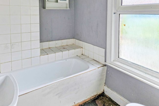 3 Challin Street, Penge, London, SE20 8LW 9