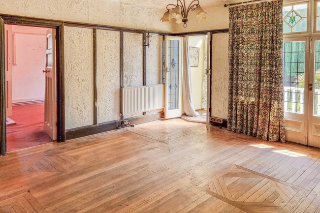 3 Upshire Road, Waltham Abbey, Essex, EN9 3NP 9