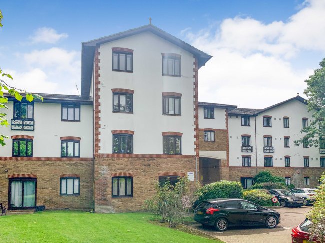 Flat 54, The Beeches, 200 Lampton Road, Hounslow, Middlesex, TW3 4DF 10