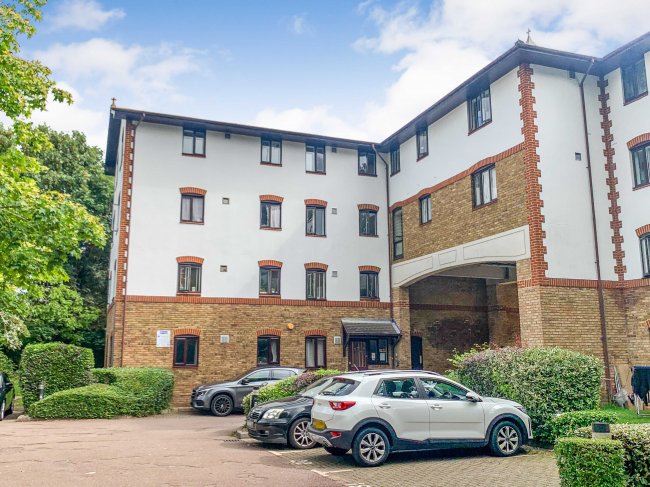 Flat 54, The Beeches, 200 Lampton Road, Hounslow, Middlesex, TW3 4DF 10