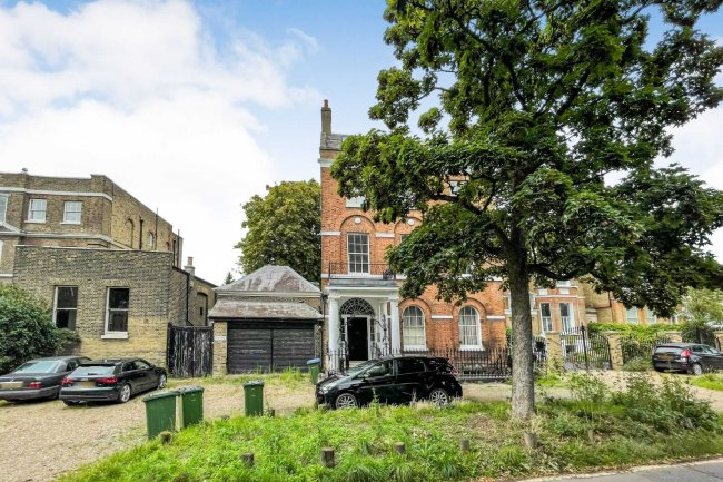 Flat 2, Manna Mead, 17 West Grove, Greenwich, London SE10 8QT 8