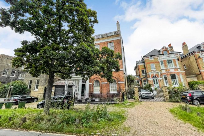 Flat 2, Manna Mead, 17 West Grove, Greenwich, London SE10 8QT 8