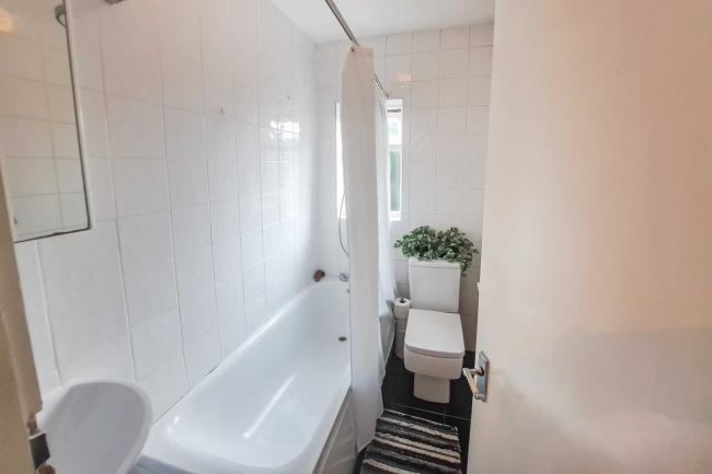 21 Beechwood Avenue, Greenford, UB6 9UB 6