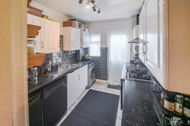 21 Beechwood Avenue, Greenford, UB6 9UB 6