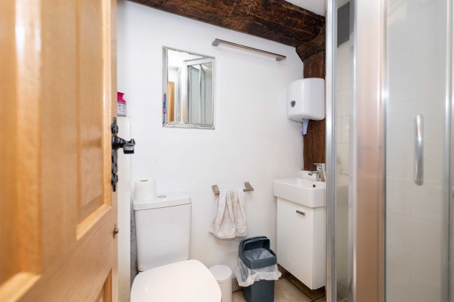 21 High Street, Chalfont St Giles, Buckinghamshire, HP8 4QH 6