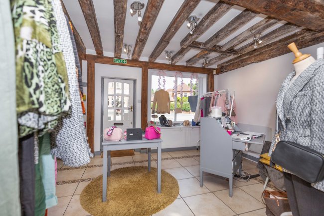 21 High Street, Chalfont St Giles, Buckinghamshire, HP8 4QH 6