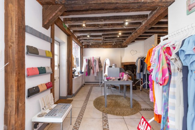 21 High Street, Chalfont St Giles, Buckinghamshire, HP8 4QH 6