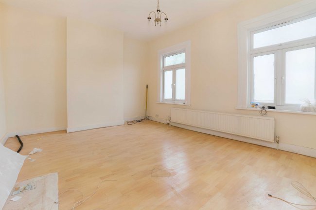 148 Whittington Road, Wood Green, London, N22 8YL 10